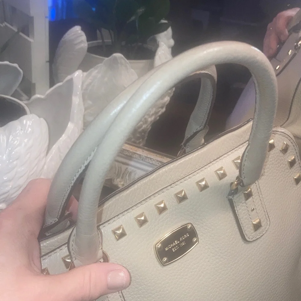 Genuine Micheal Kors Sandrine Large  Leather  Satchel Studded Cream Handbag - Picture 8 of 15